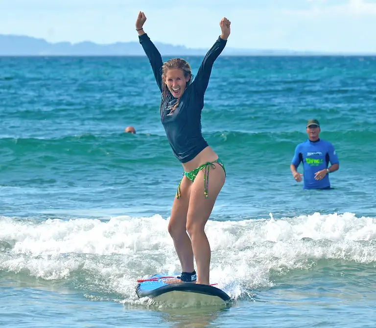 learn to surf byron bay
