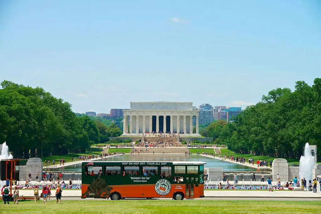 Washington DC Hop-On Hop-Off Trolley Tour with Arlington Cemetery Access