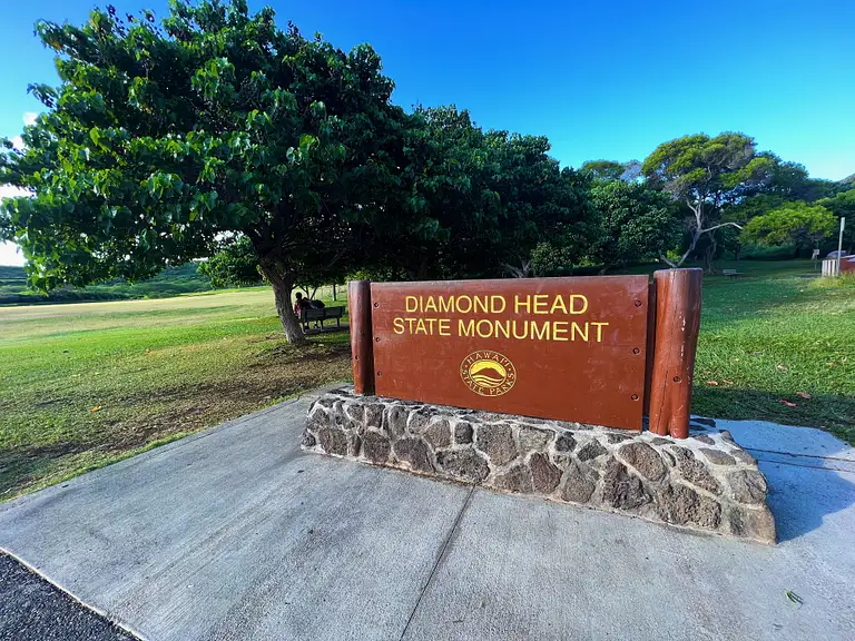 diamond head crater hike