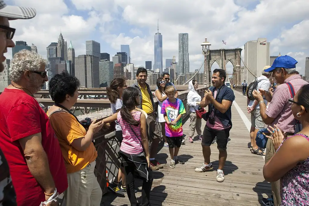 Discover Brooklyn Bridge and DUMBO Walking Tour