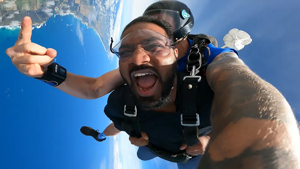 skydive 12 apostles