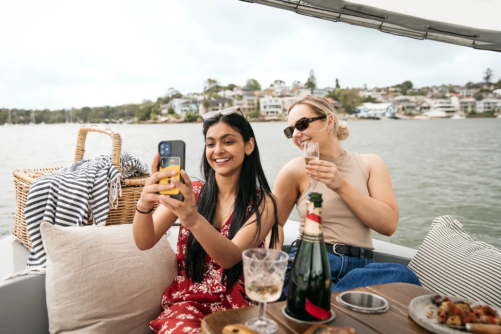 Sydney Electric Picnic Boat Hire
