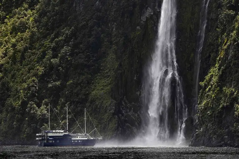 Queenstown to Milford Sound Coach Journey Through Fiordland National Park