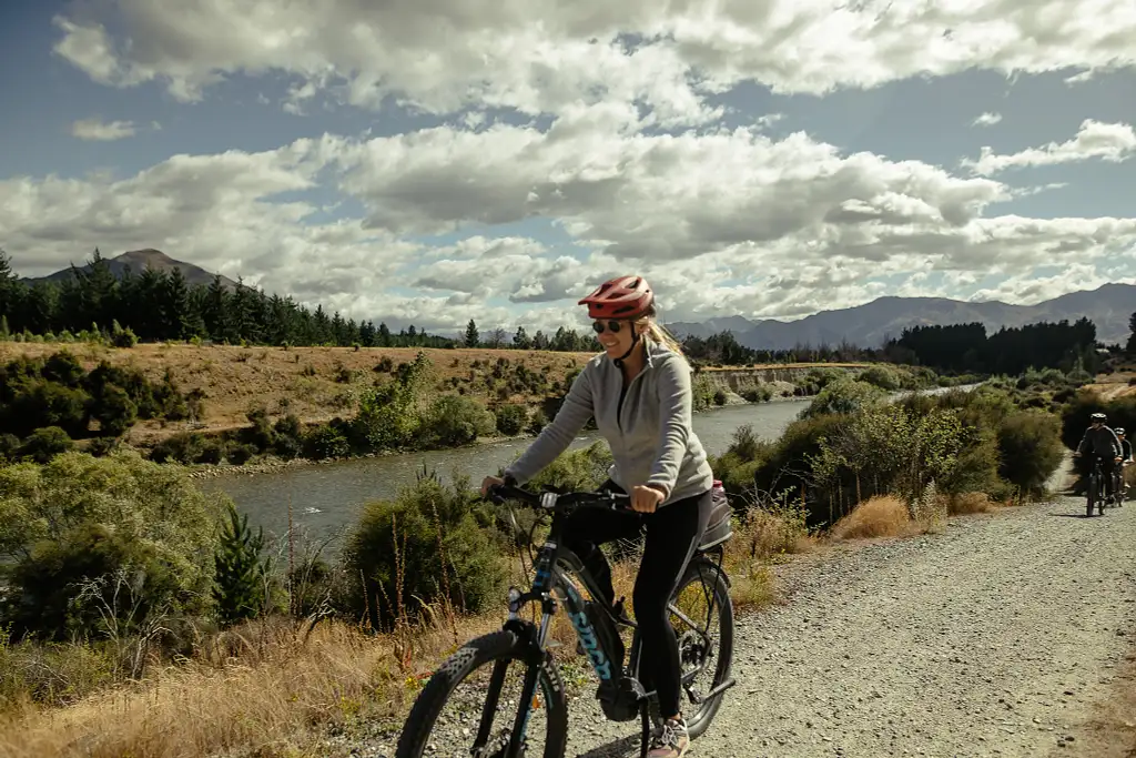 hawea and wanaka cycle trails