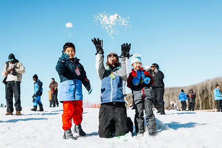 Family Snow Adventure at Lake Mountain from Melbourne