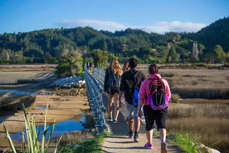 20 day NZ guided group tour
