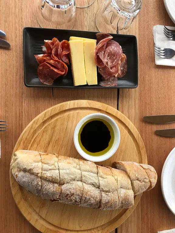 Yarra Valley Wine Tour with Lunch and Chocolate Tastings