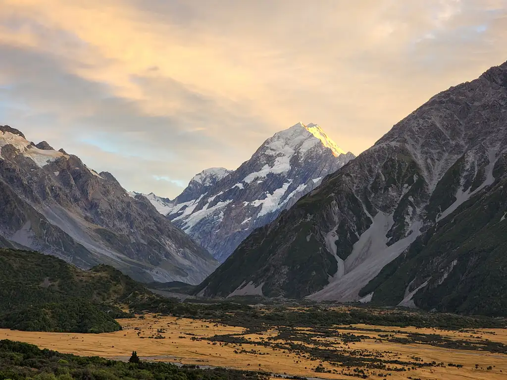 Queenstown to Christchurch Full Day Tour Via Mt Cook