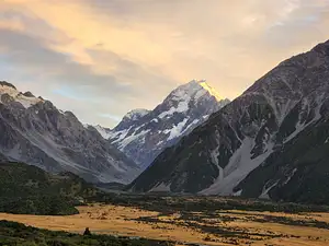 Queenstown to Christchurch Full Day Tour Via Mt Cook