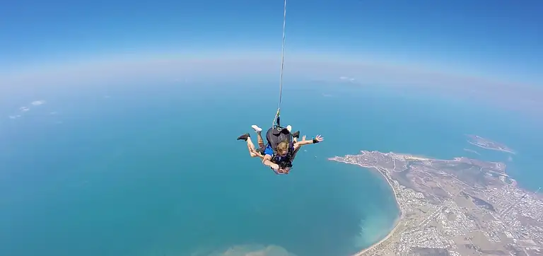 Airlie Beach Tandem Skydive with Beach Landing Deals