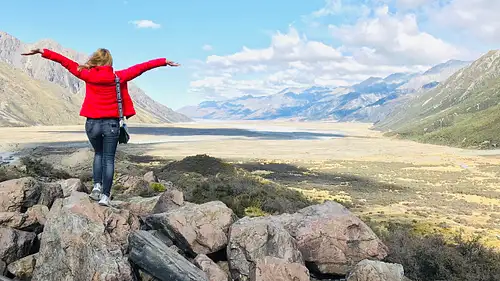 Mt Cook & Hooker Valley Hike Small Group Tour from Queenstown