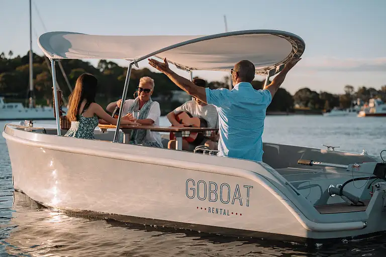 Sydney Electric Picnic Boat Hire Deals
