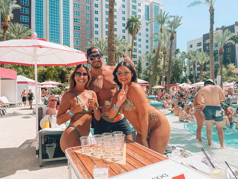 pool crawl in vegas