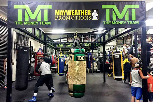 Vegas Fight Tour Deals
