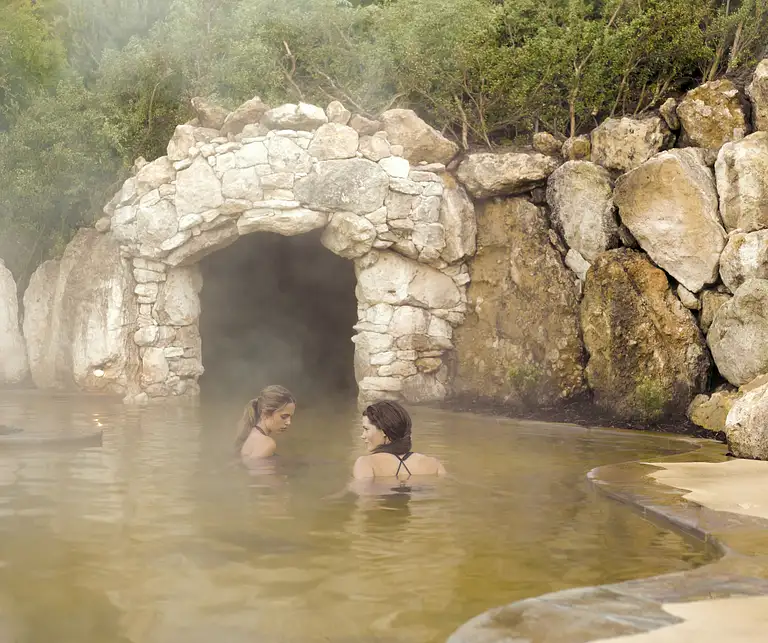 Peninsula Hot Springs, Arthurs Seat, Beach Boxes Tour