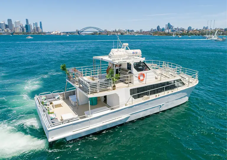 Sydney Whale Watching cruise