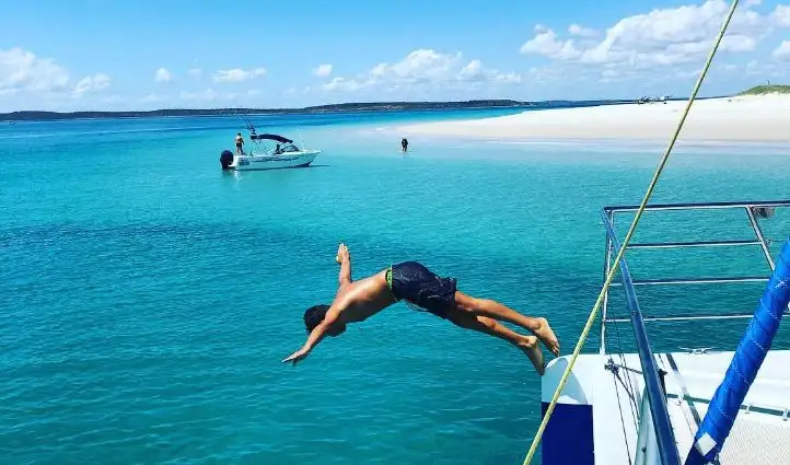 fFraser Island Eco-Sailing Adventure