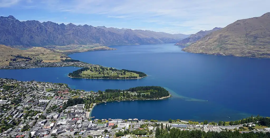 24 Days Australia And New Zealand: Bushwalks & Beaches | G Adventures 18 to 30-somethings