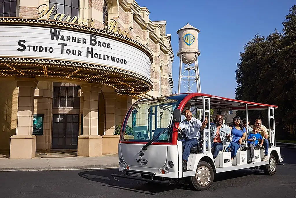 Warner Bros. Studio Tour Hollywood tickets - Tour in Spanish