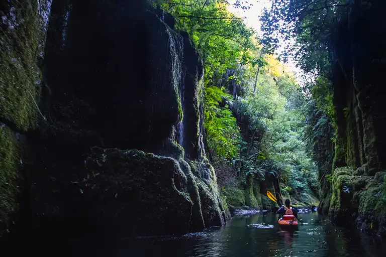 New Zealand kayak tours