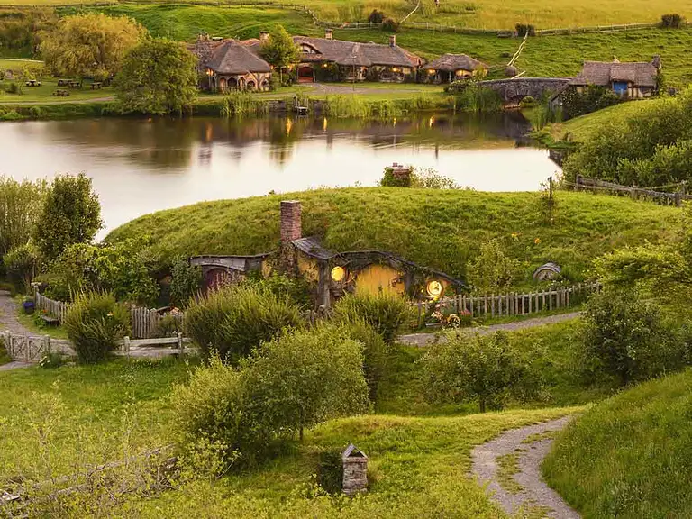 Rotorua to Auckland Via Hobbiton