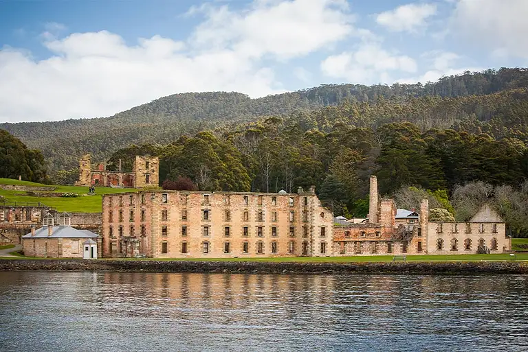Extended tours hobart to hobart