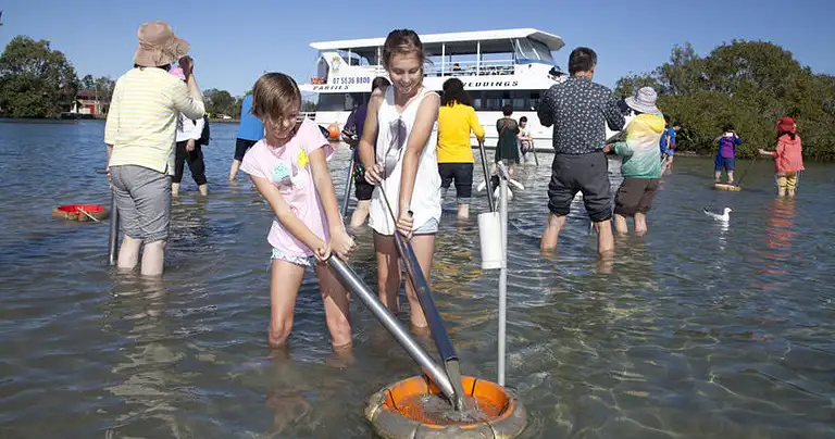 tweed river crab catching cruise