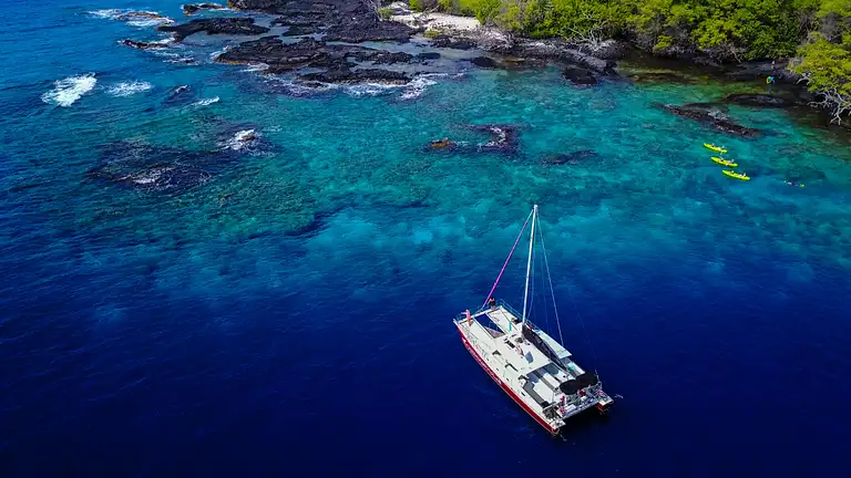 Sail Kealakekua bay