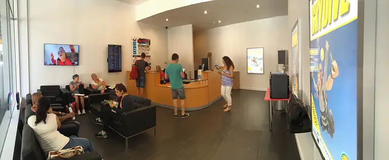 Skydive Lounge