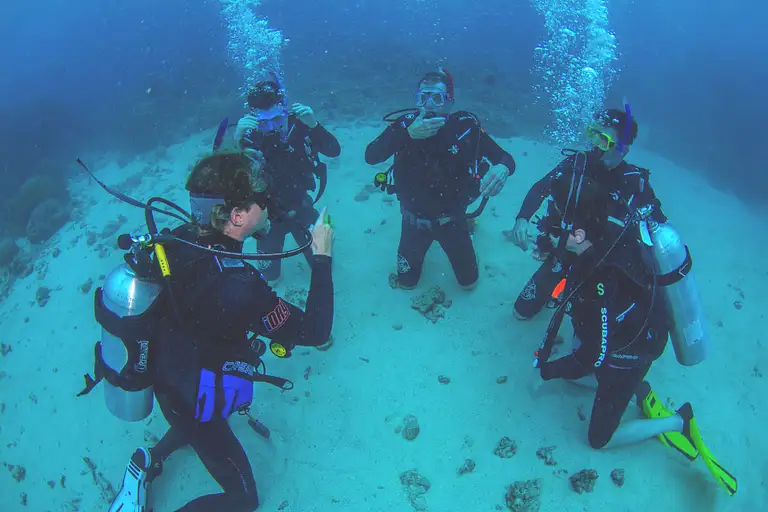 PADI Open Water Certification Course with Great Barrier Reef Liveaboard
