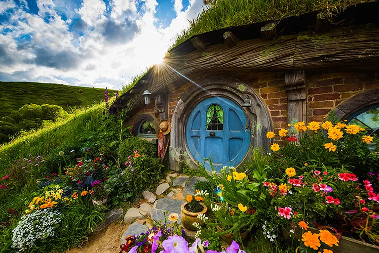 Hobbiton & Waitomo Caves Small Group Tour from Auckland Discount