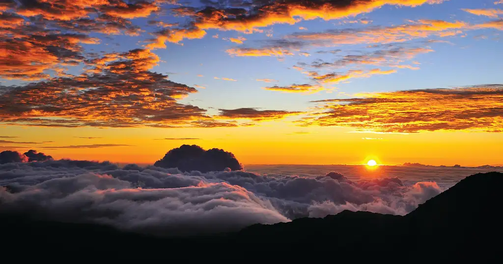 Haleakala Sunrise Tour with Breakfast