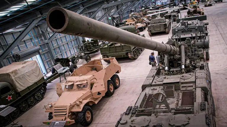 Australian Armour & Artillery Museum Tanks and Artillery