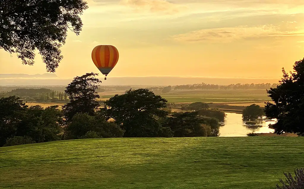 Avon Valley Hot Air Balloon Flight with Breakfast