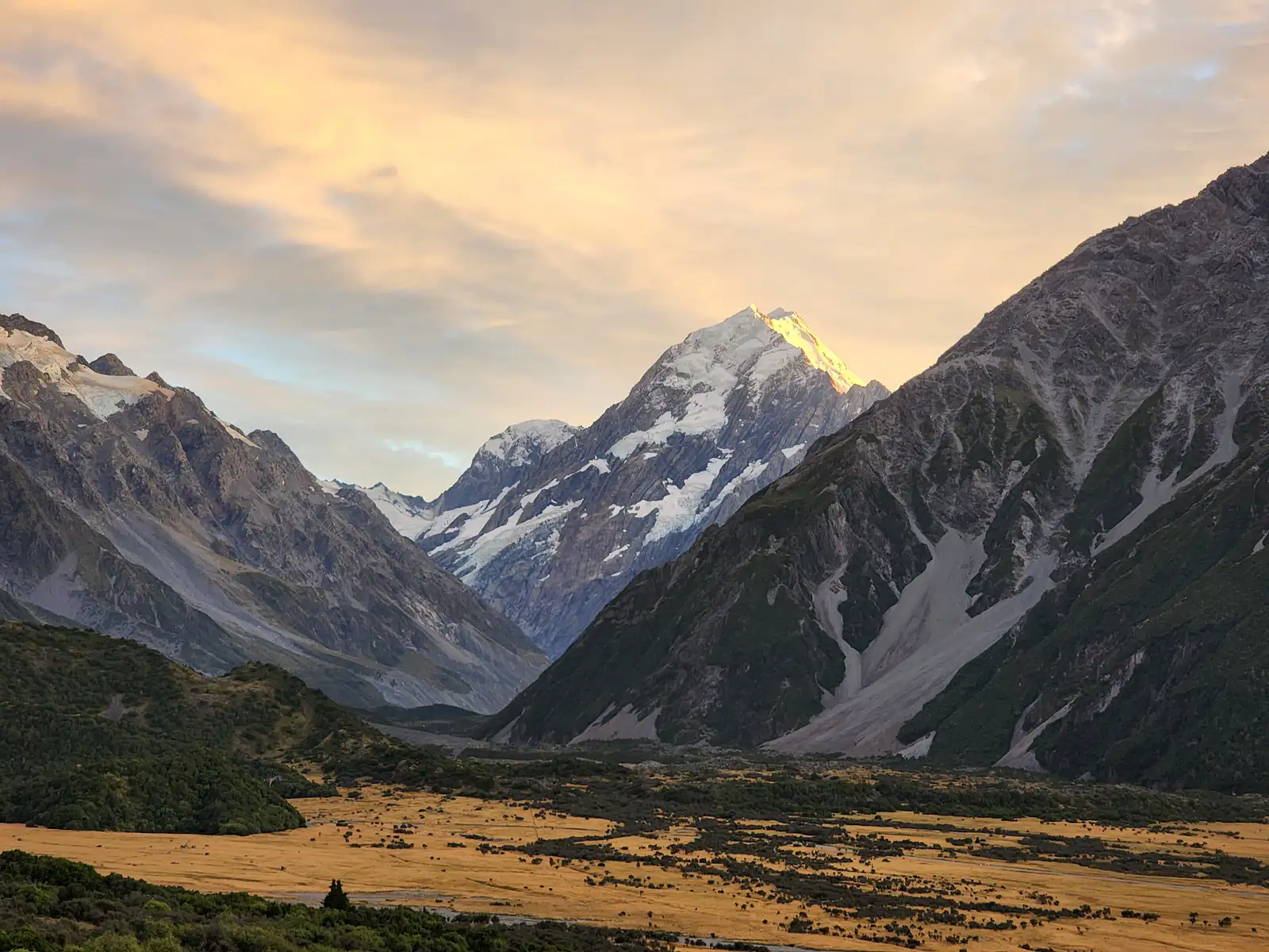 Queenstown to Christchurch Full Day Tour Via Mt Cook