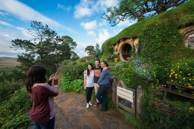 hobbiton tour