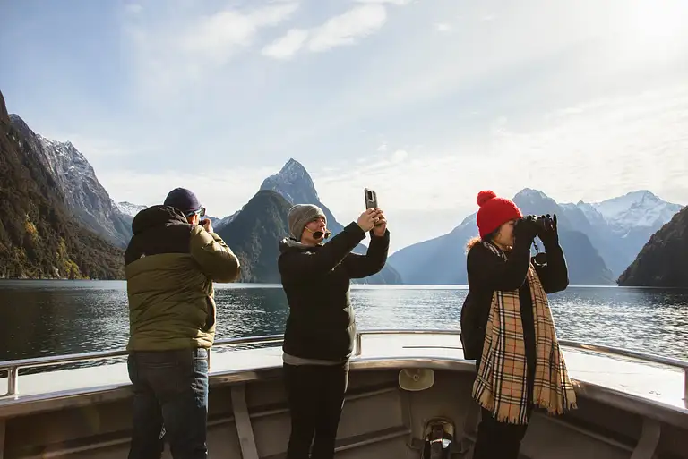 Milford Sound Scenic Tour, cruise & flight from Queenstown