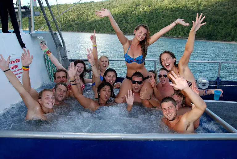 clipper boat overnight tour